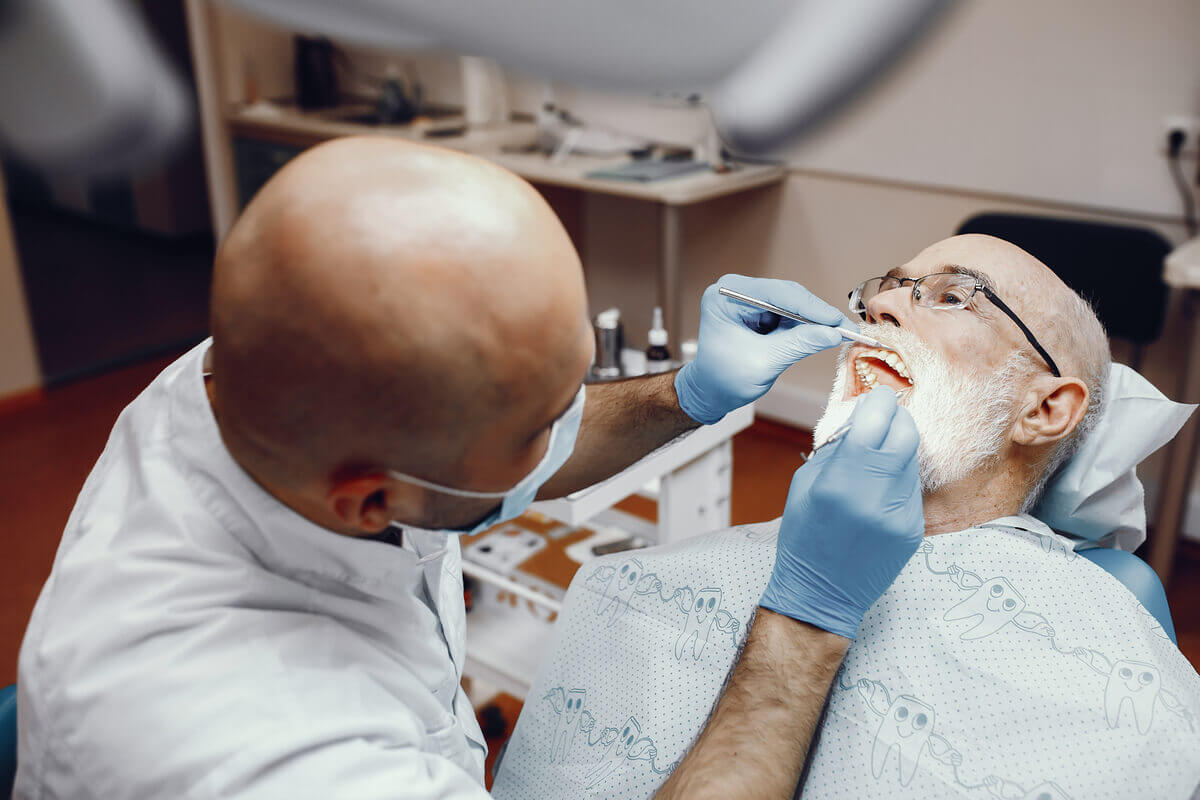 Modern Dentures More Comfortable & Natural Than Ever